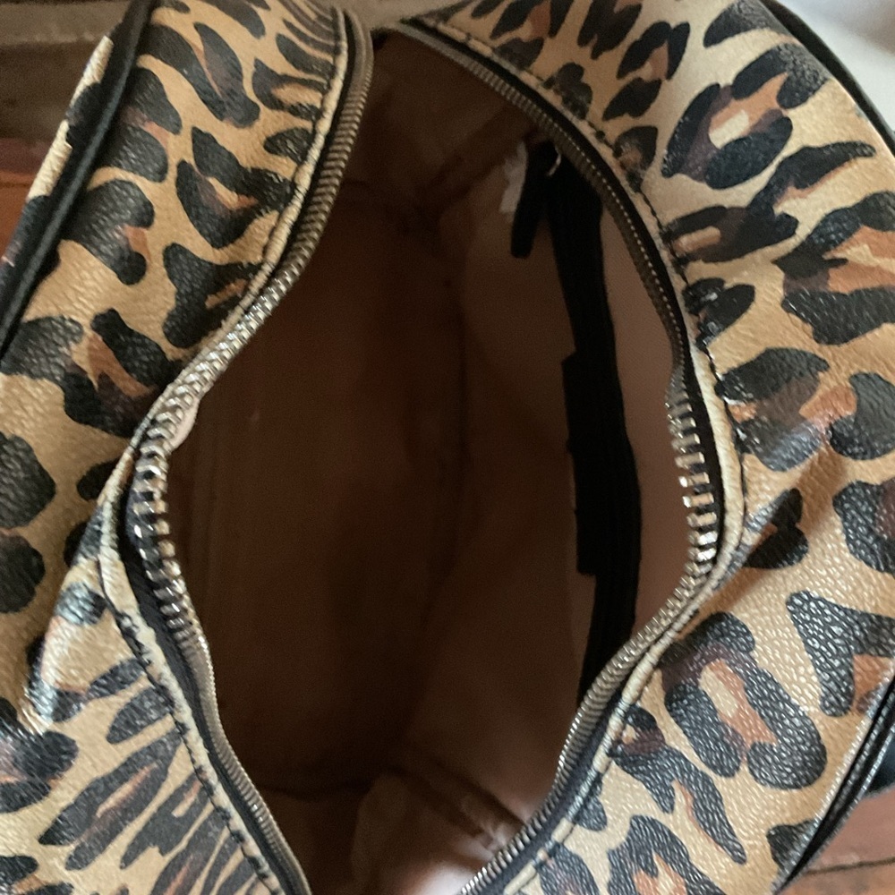 Dana Buchman animal print backpack - Picture 6 of 8